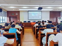 聆听育人故事 汲取前行力量 ——张家港市徐市小学组织教师参加全市“行知说”教师讲坛活动 